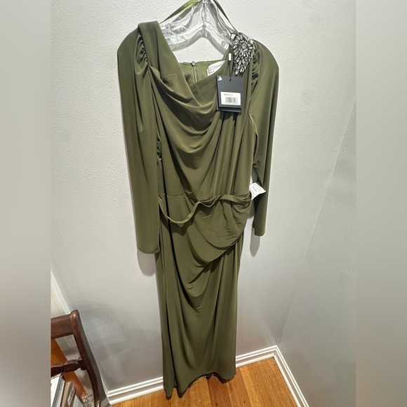 Mac Duggal Dresses & Skirts - Mac Duggal Bateau Dress